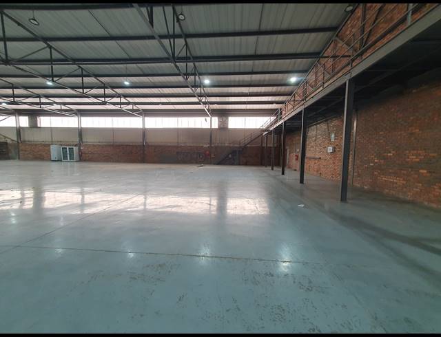2,805M² WAREHOUSE FOR SALE IN ORMONDE